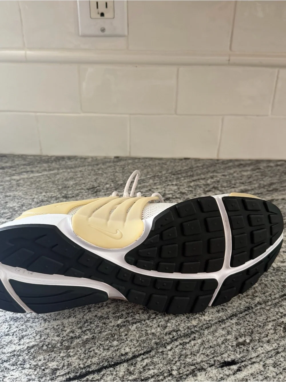 Women’s Nike Air Presto Light Bone 878068-002 Size 10/Mens 8.5